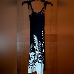 Vintage Elegant Dark Blue and White Floral Dress From Hawaii